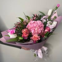 Букет с гортензией и маттиола Букет с гортензией и маттиола