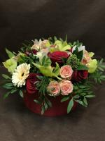 Цветочная коробка с орхидеями