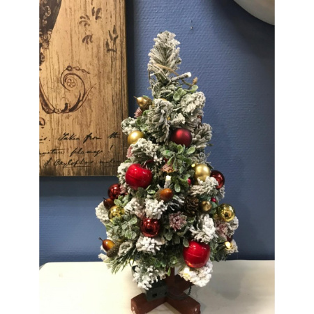 Пушистая маленькая ёлка