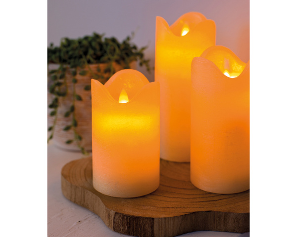 Набор светодиодных свечей с пультом ДУ кремовый 480014