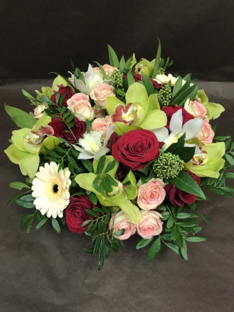 Цветочная коробка с орхидеями