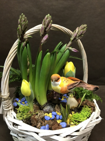 Корзина с гиацинтами, тюльпанами